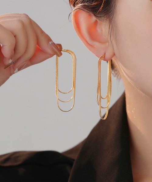 LA VORAGINE(ラ ヴォラジネ)の「アレルギー対応フリンジピアス(ピアス(両耳用)・レディース・シルバー/ゴールド・FREE)」の1枚目の写真