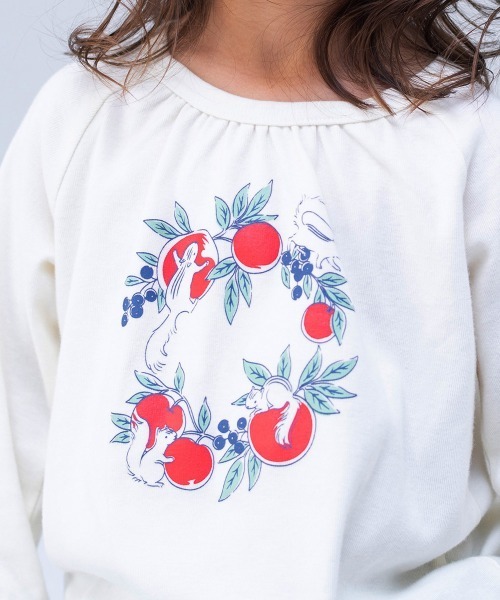 combimini(コンビミニ)の「やわらか長袖らくちんTシャツ(りんご)(Tシャツ/カットソー・キッズ・イエロー系その他/アイボリー・90/80/100/110/120)」の4枚目の写真