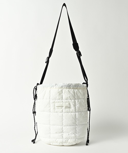 ADAM PATEK（アダムパテック）の「【ADAMPATEK/アダムパテック】square quilt mini drawstring bag /スクエアキルトミニ巾着バッグ（ショルダーバッグ・レディース・ブルー/ホワイト/ブラック・FREE）」の2枚目の写真