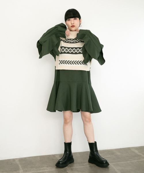 KBF（ケイビーエフ）の「サイドベルトハイネックニットベスト（ベスト・レディース・ホワイト系その他/グリーン系その他/グレー系その他・ONE）」の14枚目の写真