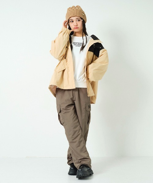 by LOVEiT(バイラビット)の「切替マウンテンパーカー(ブルゾン・キッズ・ベージュ/ピンク/ブラック・120cm/130cm/140cm/150cm/160cm)」の8枚目の写真