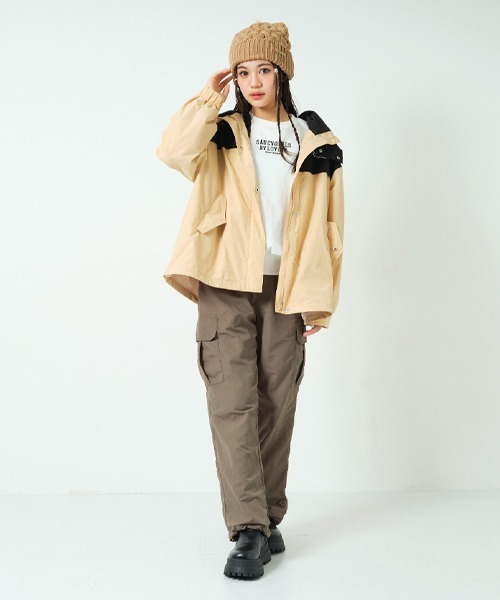 by LOVEiT(バイラビット)の「切替マウンテンパーカー(ブルゾン・キッズ・ベージュ/ピンク/ブラック・120cm/130cm/140cm/150cm/160cm)」の9枚目の写真