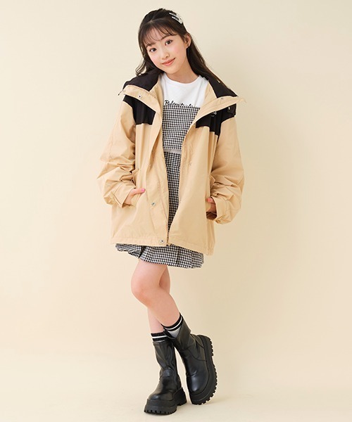 by LOVEiT(バイラビット)の「切替マウンテンパーカー(ブルゾン・キッズ・ベージュ/ピンク/ブラック・120cm/130cm/140cm/150cm/160cm)」の6枚目の写真