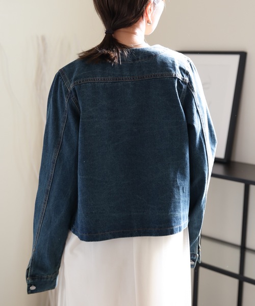 ULEULA(ウルア)の「Vネックノーカラーデニムジャケット(デニムジャケット・レディース・サックスブルー/ブルー・FREE)」の8枚目の写真