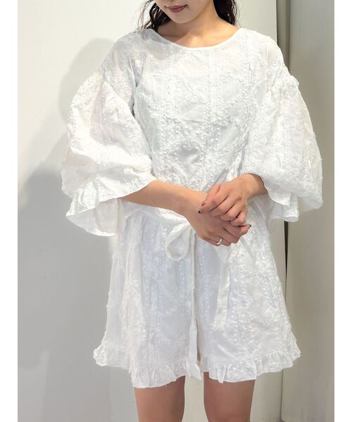 merry jenny（メリージェニー）の「fluffy flower ミニオールインワン（つなぎ/オールインワン・レディース・ブラック/オフホワイト・FREE）」の4枚目の写真