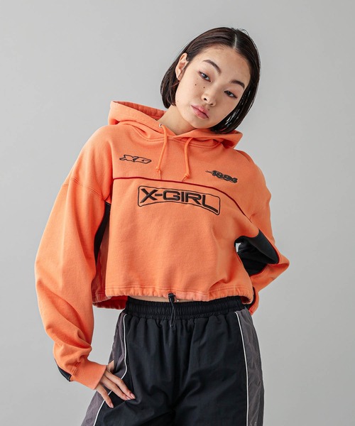 X-girl(エックスガール)の「CONTRAST PIPING CROPPED HOODIE(パーカー・レディース・ブラック/オレンジ/ホワイト・M/S)」の15枚目の写真