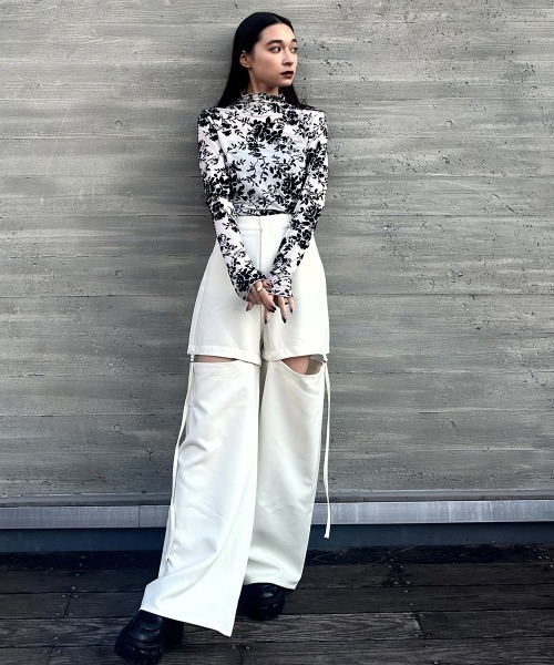 SEN TOKYO(セントーキョー)の「肌見せでこなれ感。サイドスリットスラックス(スラックス・レディース・ブラック/アイボリー/チャコール・FREE)」の8枚目の写真