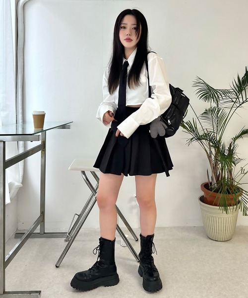 SPINNS（スピンズ）の「ボタンデザイン ボックスプリーツミニスカート