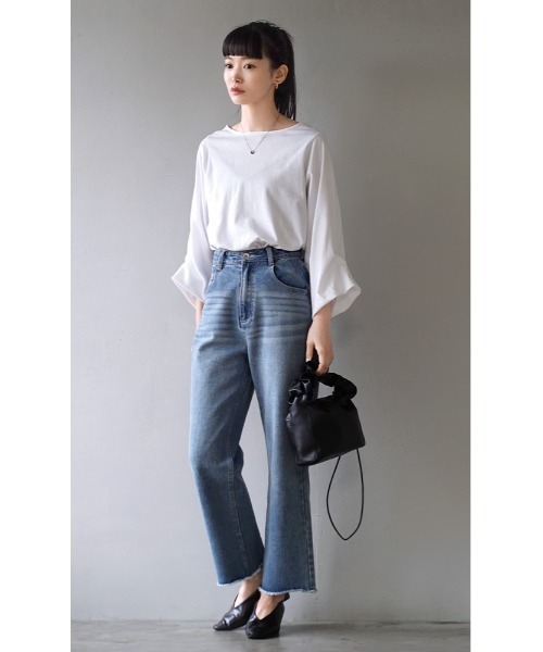 zootie（ズーティー）の「【腕まくりしたような[こなれ感]をキープ】 スタイルアップ デザインスリーブ カットソー［七分袖］（Tシャツ/カットソー・レディース・ブラック/グレー系その他/ライラック/オフホワイト/グレイッシュブルー/チャコール/ライトアッシュグレー/ブラック×ホワイト/レッド系/ライトブルー/ベージュ系・L-XL/3L/M-L）」の12枚目の写真