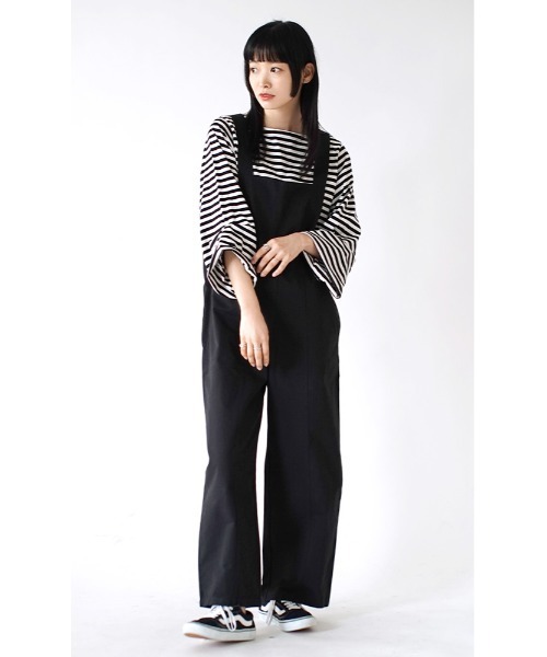 zootie（ズーティー）の「【腕まくりしたような[こなれ感]をキープ】 スタイルアップ デザインスリーブ カットソー［七分袖］（Tシャツ/カットソー・レディース・ブラック/グレー系その他/ライラック/オフホワイト/グレイッシュブルー/チャコール/ライトアッシュグレー/ブラック×ホワイト/レッド系/ライトブルー/ベージュ系・L-XL/3L/M-L）」の15枚目の写真