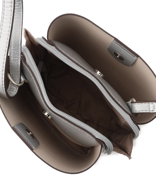 SHOO・LA・RUE（シューラルー）の「【軽量/大人カジュアル】 ふわっと軽い三層ショルダーバッグ（ショルダーバッグ・レディース・シルバー/ブラック/グレー系4/オレンジ/ブルー系その他/ベージュ系4・00）」の18枚目の写真