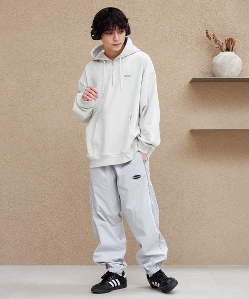 KMRii / レザーパイピングクロップドスウェットパンツ KMRii / レザーパイピングクロップドスウェットパンツ