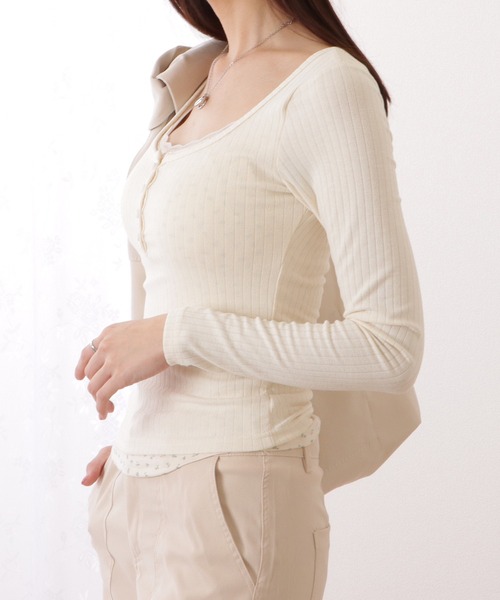 Lace Ladies（レースレディース）の「ヘンリーネック フェイク レイヤード 小花柄 プルオーバー（Tシャツ/カットソー・レディース・モカ/アイボリー・S/XL/M）」の21枚目の写真