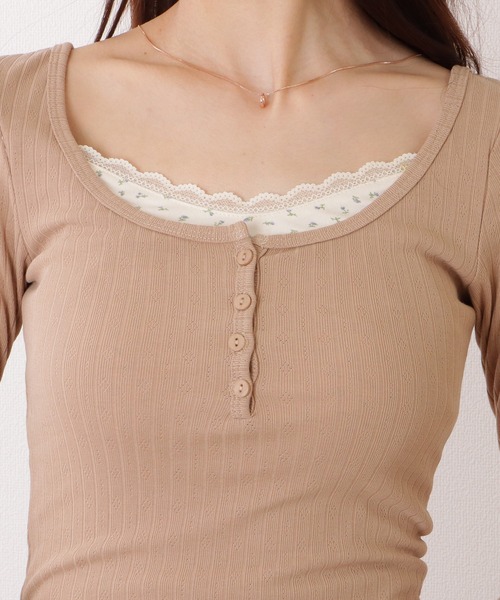 Lace Ladies（レースレディース）の「ヘンリーネック フェイク レイヤード 小花柄 プルオーバー（Tシャツ/カットソー・レディース・モカ/アイボリー・S/XL/M）」の4枚目の写真