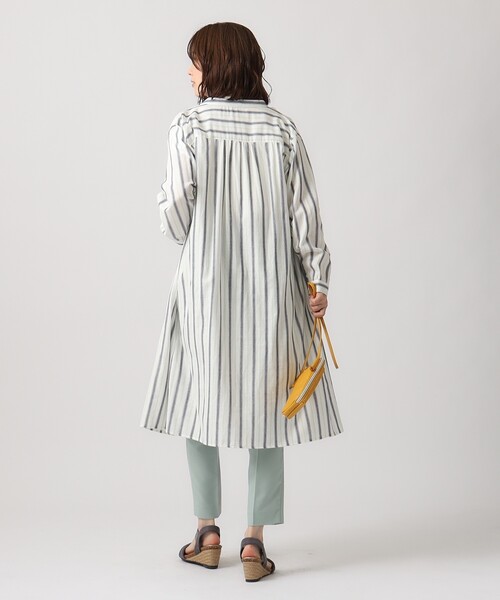 SHOO・LA・RUE(シューラルー)の「◆【洗える】軽やかで柔らかいダブルガーゼ前あきワンピース(ワンピース・レディース・ブルー系2/ホワイト系3/ナチュラル/ネイビー・04/03/02)」の15枚目の写真