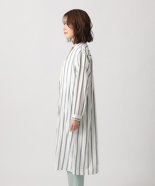SHOO・LA・RUE(シューラルー)の「◆【洗える】軽やかで柔らかいダブルガーゼ前あきワンピース(ワンピース・レディース・ブルー系2/ホワイト系3/ナチュラル/ネイビー・04/03/02)」の6枚目の写真