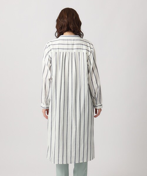 SHOO・LA・RUE(シューラルー)の「◆【洗える】軽やかで柔らかいダブルガーゼ前あきワンピース(ワンピース・レディース・ブルー系2/ホワイト系3/ナチュラル/ネイビー・04/03/02)」の7枚目の写真