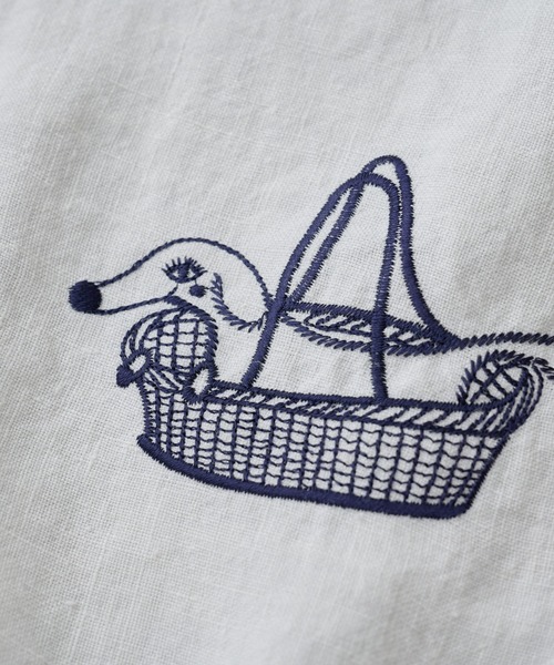 BEARDSLEY（ビアズリー）の「カゴと犬刺繍リネンクロス（その他小物・レディース・ベージュ/ホワイト・FREE）」の4枚目の写真
