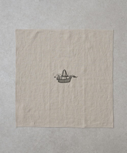 BEARDSLEY（ビアズリー）の「カゴと犬刺繍リネンクロス（その他小物・レディース・ベージュ/ホワイト・FREE）」の6枚目の写真