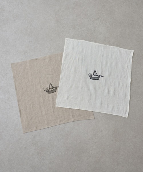 BEARDSLEY（ビアズリー）の「カゴと犬刺繍リネンクロス（その他小物・レディース・ベージュ/ホワイト・FREE）」の5枚目の写真