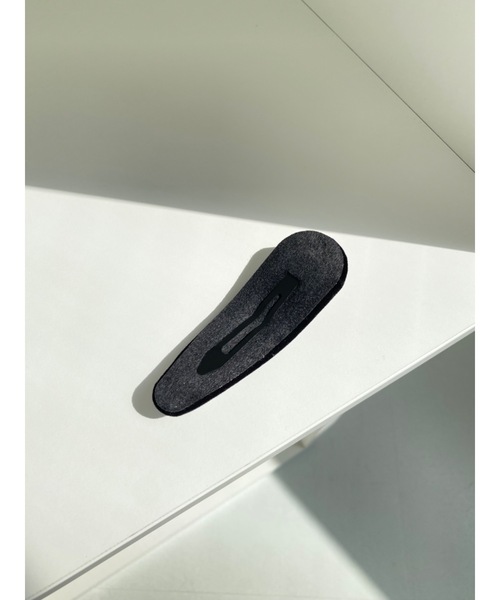 JUMELLE（ジュメロ）の「【ぱっちんピン】velours stone pin（ヘアピン・レディース・ブラック・FREE）」の3枚目の写真