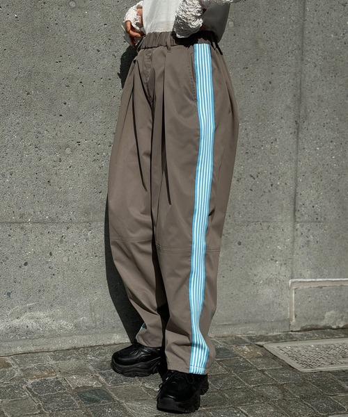 CIAOPANIC（チャオパニック）の「【ユニセックス】エクストラボリュームトラックパンツ（その他パンツ・メンズ・ホワイト/ブラック/グレー/グリーン/カーキ/ブルー・MEDIUM/LARGE/X-LARGE）」の3枚目の写真