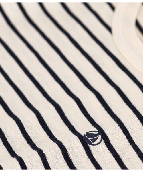 PETIT BATEAU(プチバトー)の「ミニマリニエール半袖Tシャツ(Tシャツ/カットソー・キッズ・ホワイト×ネイビー・3YEAR/4YEAR/5YEAR)」の3枚目の写真