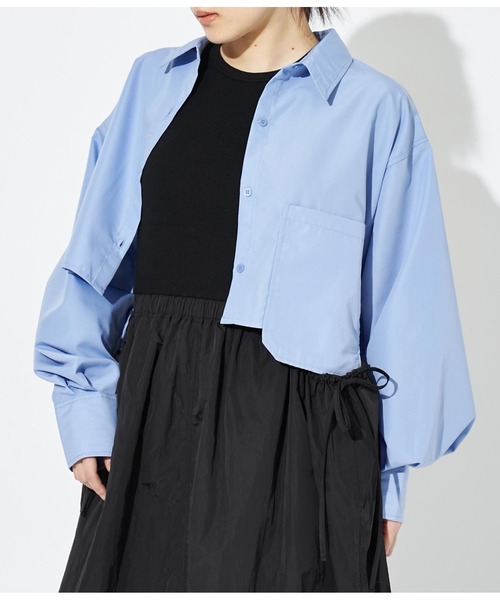 Settimissimo（セッティミッシモ）の「アシンメトリーポケット ブロード ショートシャツ クロップド丈（シャツ/ブラウス・レディース・オフホワイト/ブルー・FREE）」の2枚目の写真