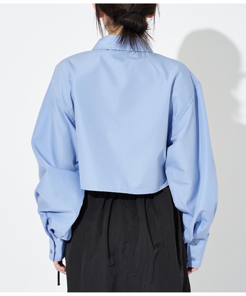 Settimissimo（セッティミッシモ）の「アシンメトリーポケット ブロード ショートシャツ クロップド丈（シャツ/ブラウス・レディース・オフホワイト/ブルー・FREE）」の16枚目の写真