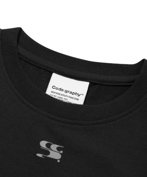 ★コードグラフィー★WAVE LOGO CROP HIGH-NECK LAYERED PADDING codegraphy（コードグラフィー）の「(WOMAN) WAVE LOGO CROP