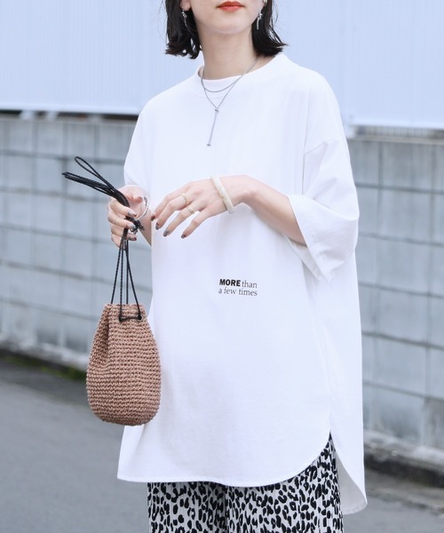 reca(レカ)の「バッグロゴプリントBIGTシャツ(Tシャツ/カットソー・レディース・ブラック/ホワイト/ナチュラル・FREE)」の5枚目の写真