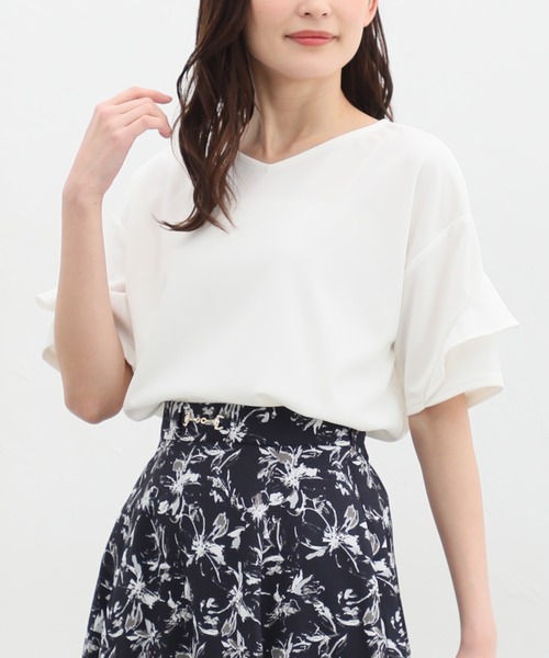 Honeys(ハニーズ)の「袖フリルトップス(Tシャツ/カットソー・レディース・アイボリー/ピンク系その他/イエロー系その他/ネイビー/ブルー系その他・S/M/L/LL/3L)」の1枚目の写真