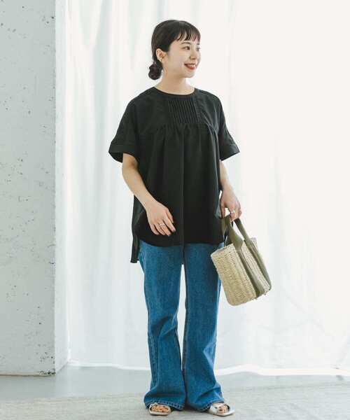 ITEMS URBANRESEARCH（アイテムズ アーバンリサーチ）の「ピンタックレースブラウス（シャツ/ブラウス・レディース・ベージュ/ブラック/ライトブルー/オフホワイト・FREE）」の14枚目の写真