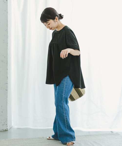 ITEMS URBANRESEARCH（アイテムズ アーバンリサーチ）の「ピンタックレースブラウス（シャツ/ブラウス・レディース・ベージュ/ブラック/ライトブルー/オフホワイト・FREE）」の15枚目の写真