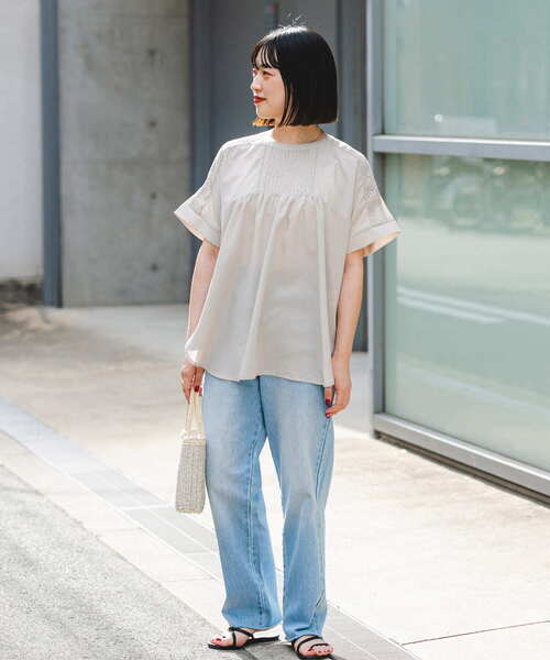 ITEMS URBANRESEARCH（アイテムズ アーバンリサーチ）の「ピンタックレースブラウス（シャツ/ブラウス・レディース・ベージュ/ブラック/ライトブルー/オフホワイト・FREE）」の21枚目の写真