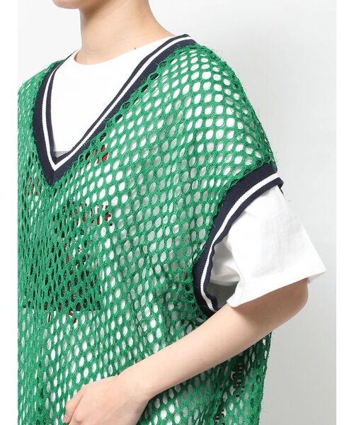 jouetie(ジュエティ)の「Vネックメッシュチュニックベスト(ベスト・レディース・アイボリー/ブラック/グリーン・MEDIUM)」の13枚目の写真