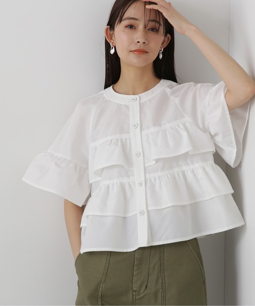 N.(N. Natural Beauty Basic)(エヌエヌナチュラルビューティーベーシック)の「◆◇フロントボタンラッフルブラウス(シャツ/ブラウス・レディース・オフホワイト/ブラック系その他/ライトブルー・MEDIUM)」の5枚目の写真