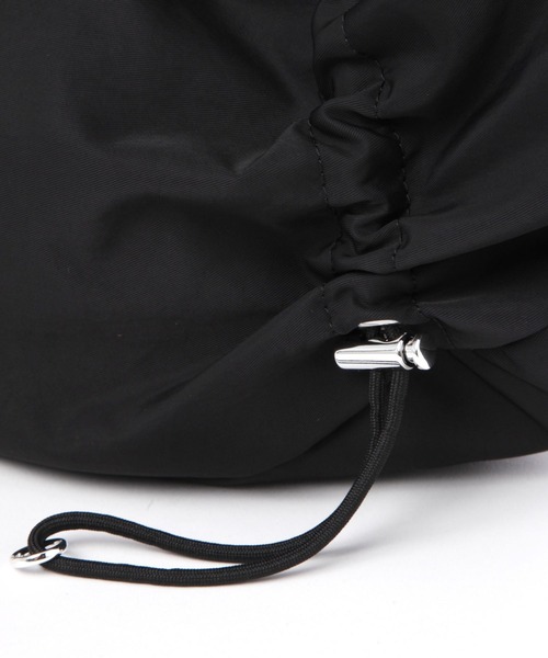 LAKOLE(ラコレ)の「フロントドロストミドルショルダーバッグ / 125599(ショルダーバッグ・レディース・ブラック/ホワイト/ライトグリーン/オフホワイト・FREE)」の10枚目の写真