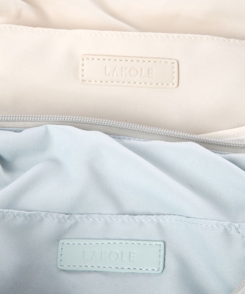LAKOLE(ラコレ)の「フロントドロストミドルショルダーバッグ / 125599(ショルダーバッグ・レディース・ブラック/ホワイト/ライトグリーン/オフホワイト・FREE)」の16枚目の写真
