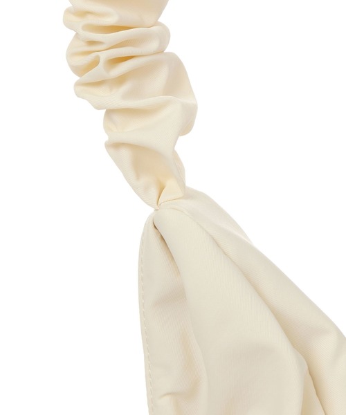 LAKOLE(ラコレ)の「フロントドロストミドルショルダーバッグ / 125599(ショルダーバッグ・レディース・ブラック/ホワイト/ライトグリーン/オフホワイト・FREE)」の6枚目の写真