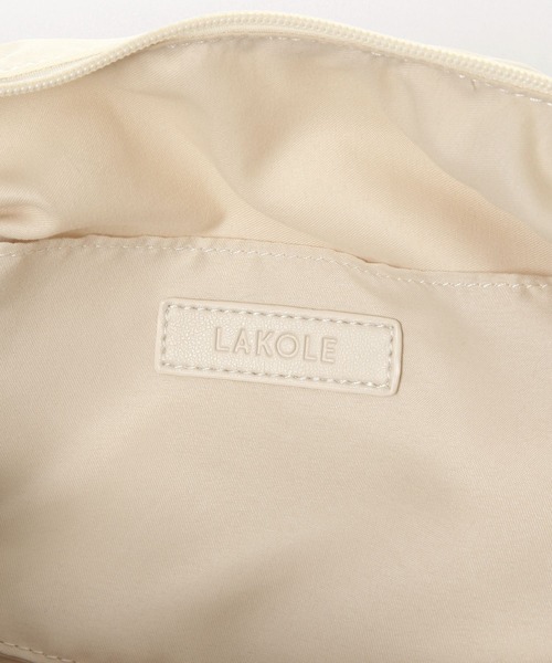 LAKOLE(ラコレ)の「フロントドロストミドルショルダーバッグ / 125599(ショルダーバッグ・レディース・ブラック/ホワイト/ライトグリーン/オフホワイト・FREE)」の7枚目の写真