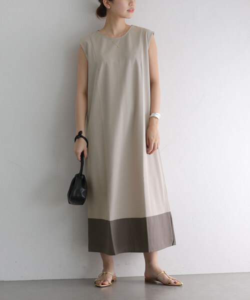 La TOTALITE（ラトータリテ）の「配色カットワンピース（ワンピース・レディース・ブルー/ベージュ/ブラック・FREE）」の2枚目の写真