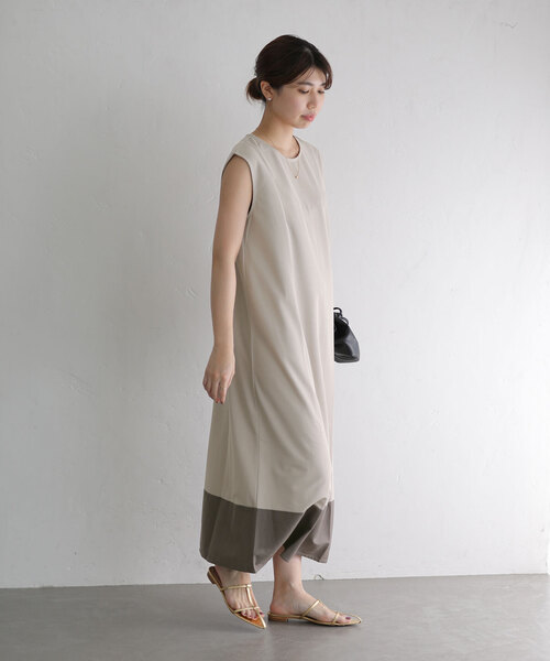 La TOTALITE（ラトータリテ）の「配色カットワンピース（ワンピース・レディース・ブルー/ベージュ/ブラック・FREE）」の8枚目の写真