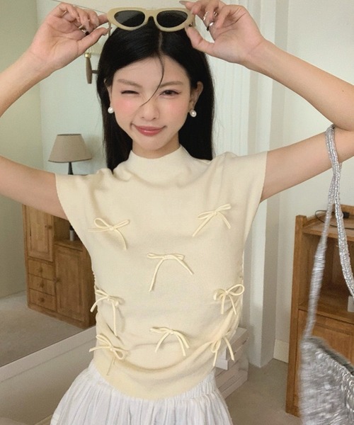 shopnikoniko(ショップニコニコ)の「リボン付き サイドシャーリング トップス(Tシャツ/カットソー・レディース・ブラック/アイボリー/ピンク・フリー)」の4枚目の写真