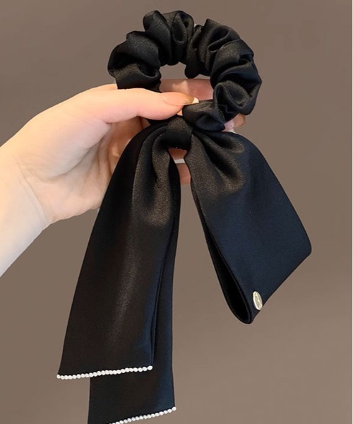 kirakiraShop（キラキラショップ）の「サテン ビッグ リボン シュシュ（シュシュ・レディース・クリーム/ブラック/オリーブ・FREE）」の8枚目の写真