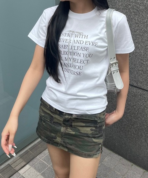 fiere（フィエール）の「リボンデザイン英字タイト半袖Tシャツ（Tシャツ/カットソー・レディース・ホワイト・X-SMALL）」の3枚目の写真