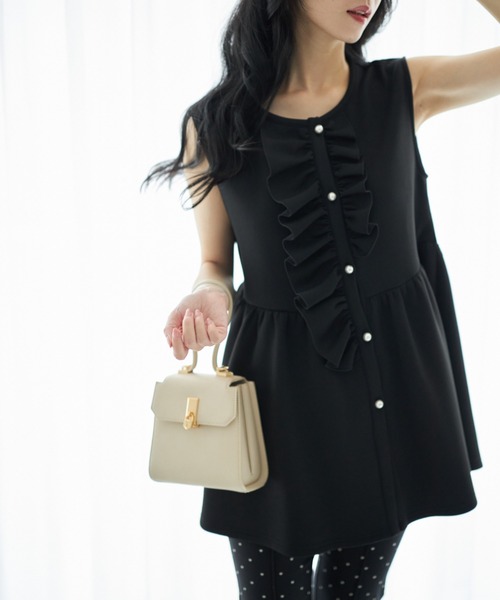 tocco closet（トッコ　クローゼット）の「【ZOZO限定】カットジョーゼットフロントフリルペプラムベスト（ベスト・レディース・ベージュ/ブラック/アイボリー・M）」の2枚目の写真