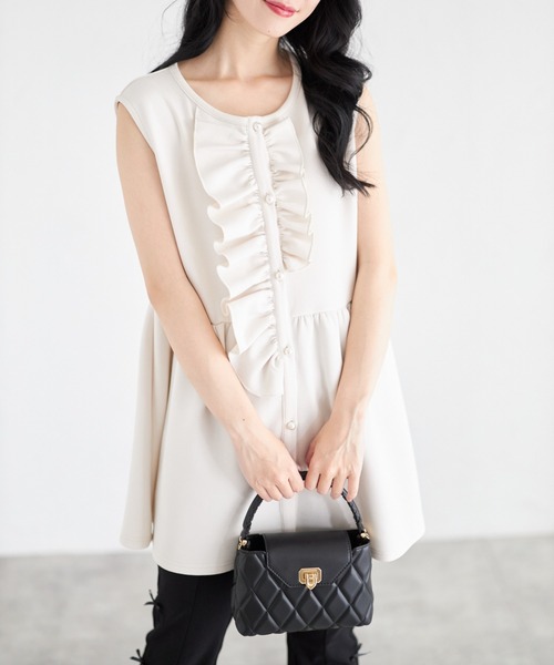 tocco closet（トッコ　クローゼット）の「【ZOZO限定】カットジョーゼットフロントフリルペプラムベスト（ベスト・レディース・ベージュ/ブラック/アイボリー・M）」の7枚目の写真