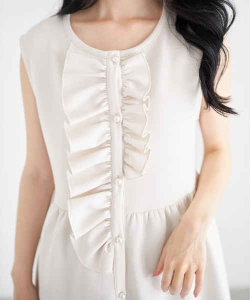 tocco closet（トッコ　クローゼット）の「【ZOZO限定】カットジョーゼットフロントフリルペプラムベスト（ベスト・レディース・ベージュ/ブラック/アイボリー・M）」の14枚目の写真