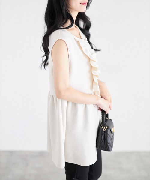 tocco closet（トッコ　クローゼット）の「【ZOZO限定】カットジョーゼットフロントフリルペプラムベスト（ベスト・レディース・ベージュ/ブラック/アイボリー・M）」の9枚目の写真